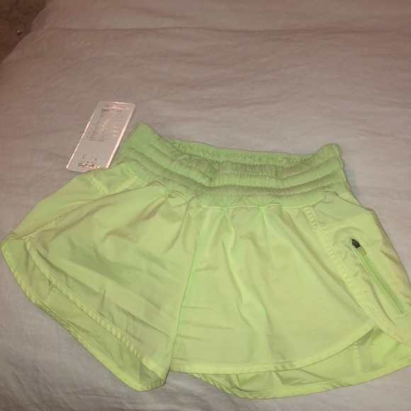 lululemon athletica Pants - Lululemon Size 6 Tracker Short III